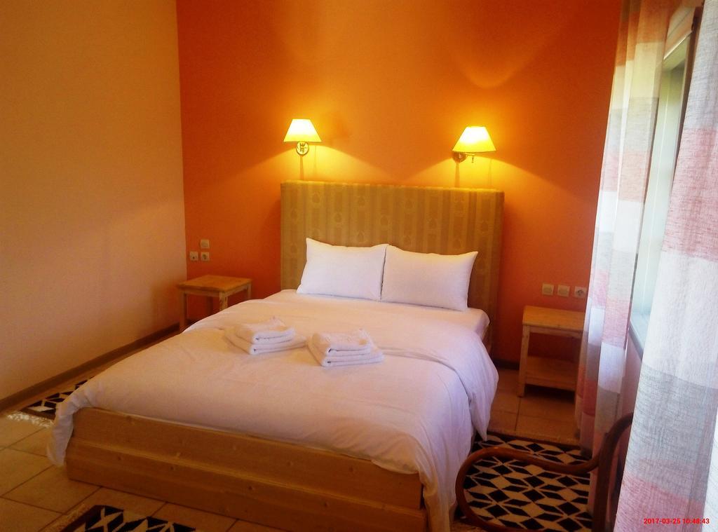 Linouria Hotell Nimfaíon Exteriör bild